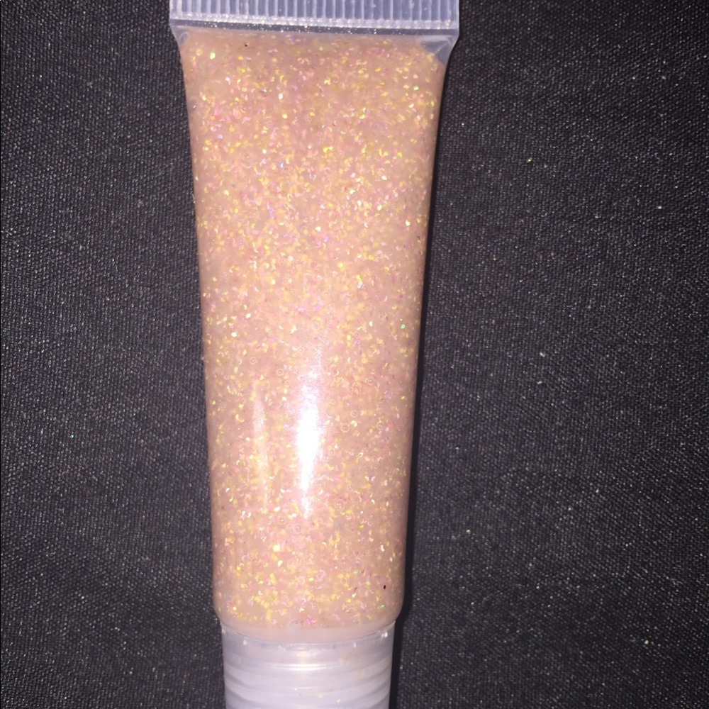 Homemade Vegan Lip Gloss - Picture 3 of 5